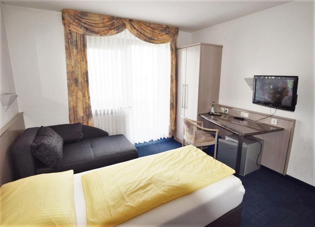 Hotel Alena - Kontaktlos Check-In Filderstadt Dış mekan fotoğraf
