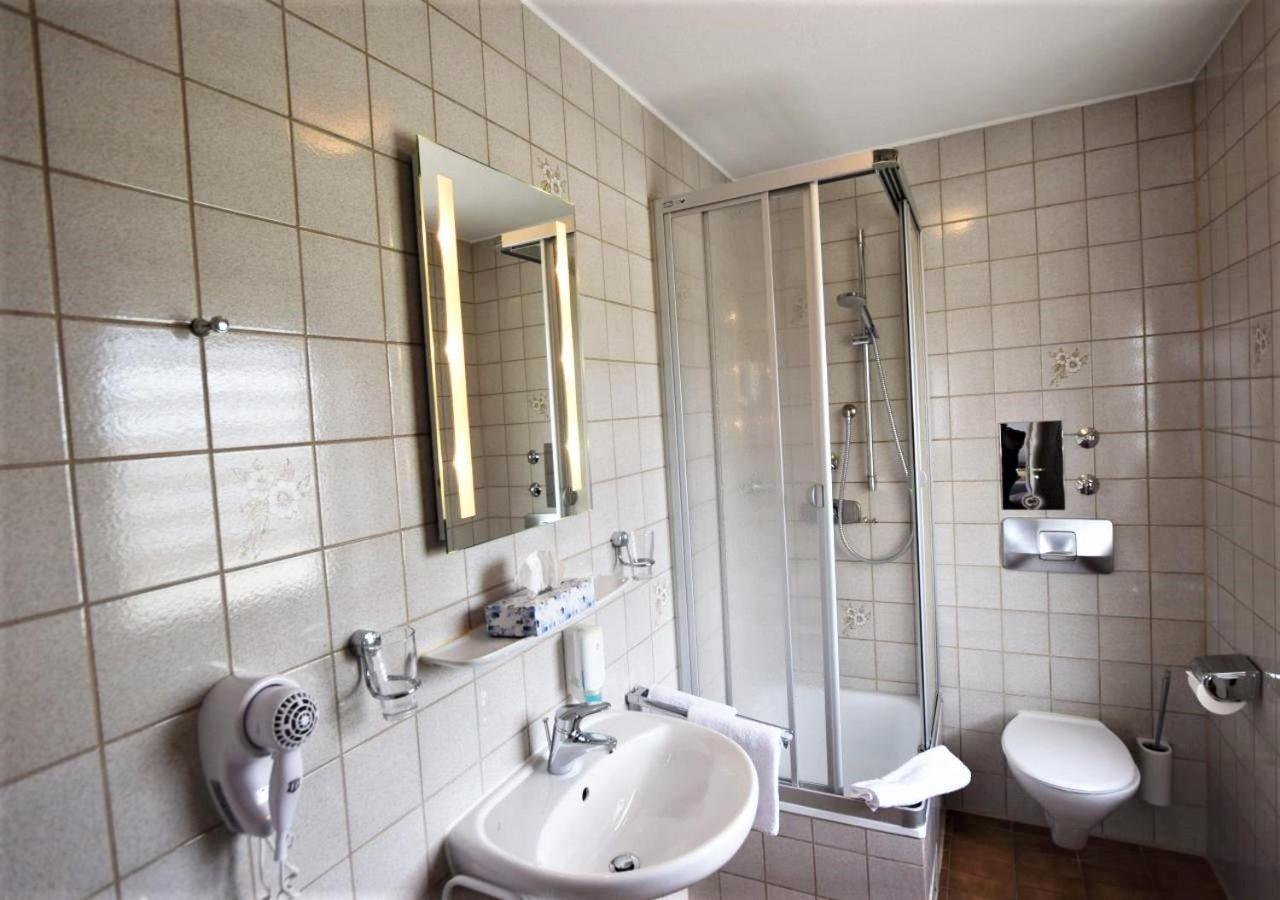Hotel Alena - Kontaktlos Check-In Filderstadt Dış mekan fotoğraf