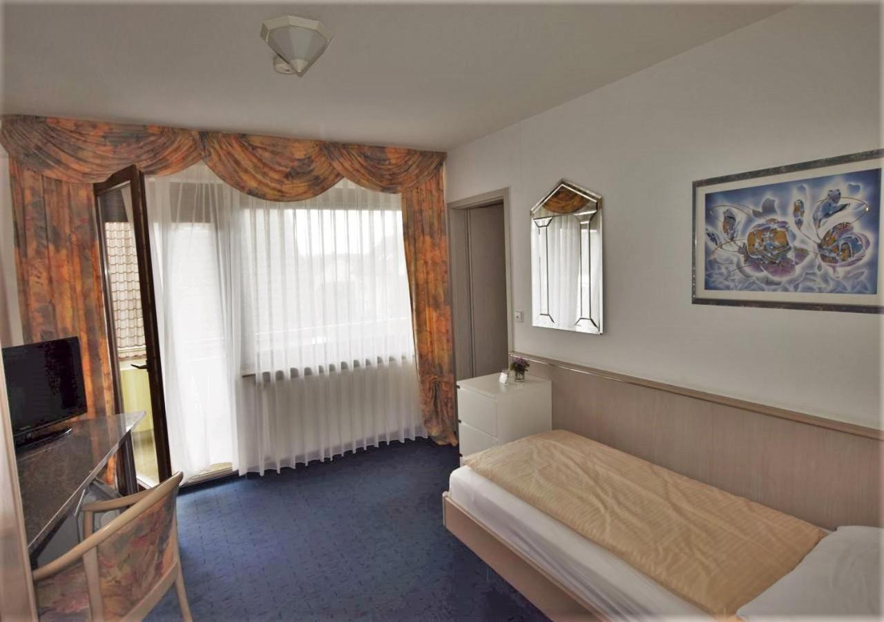 Hotel Alena - Kontaktlos Check-In Filderstadt Dış mekan fotoğraf