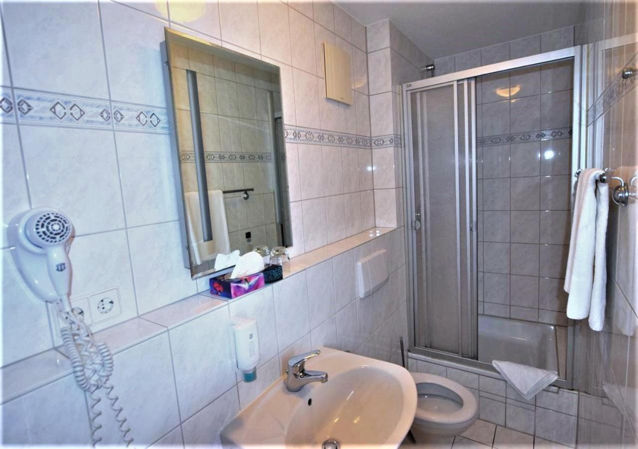 Hotel Alena - Kontaktlos Check-In Filderstadt Dış mekan fotoğraf
