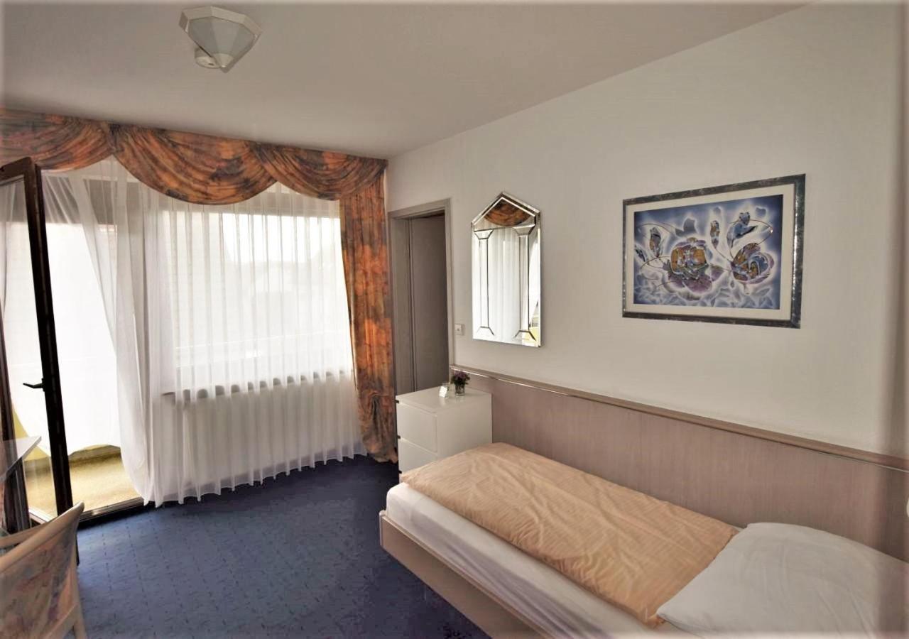 Hotel Alena - Kontaktlos Check-In Filderstadt Dış mekan fotoğraf