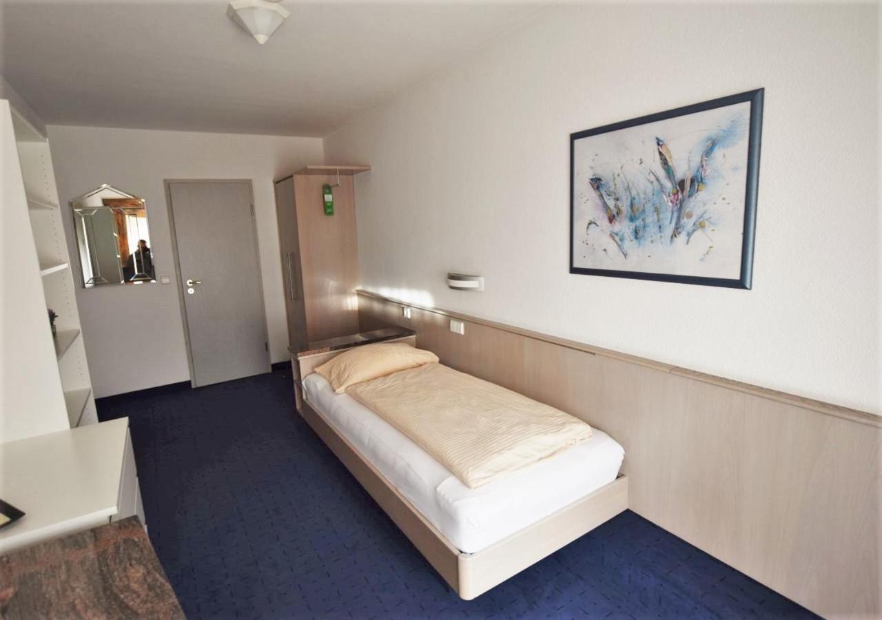 Hotel Alena - Kontaktlos Check-In Filderstadt Dış mekan fotoğraf