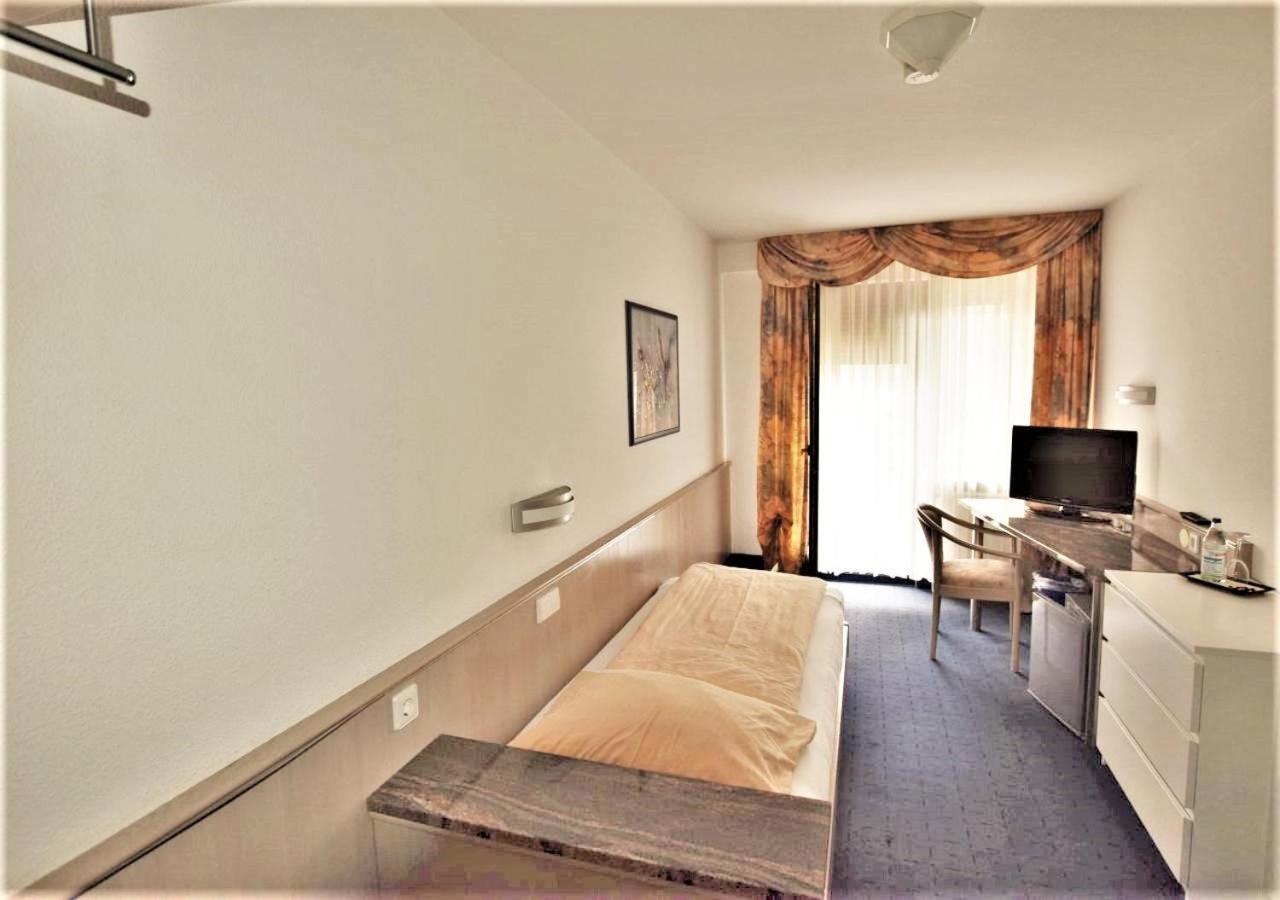 Hotel Alena - Kontaktlos Check-In Filderstadt Dış mekan fotoğraf
