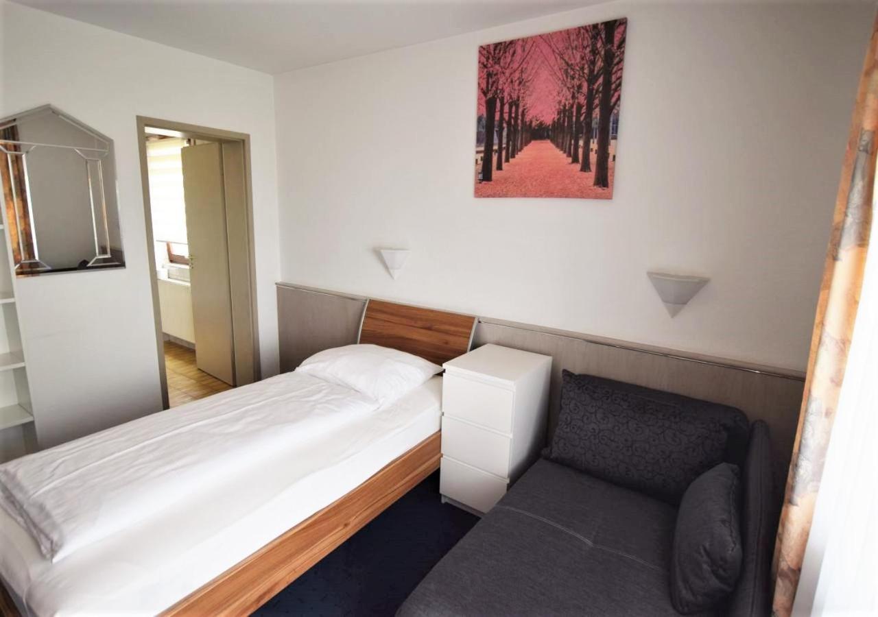 Hotel Alena - Kontaktlos Check-In Filderstadt Dış mekan fotoğraf
