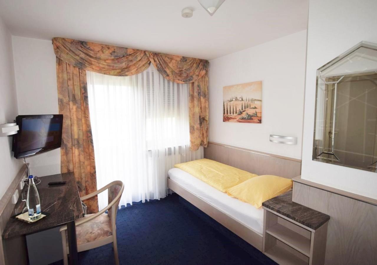 Hotel Alena - Kontaktlos Check-In Filderstadt Dış mekan fotoğraf