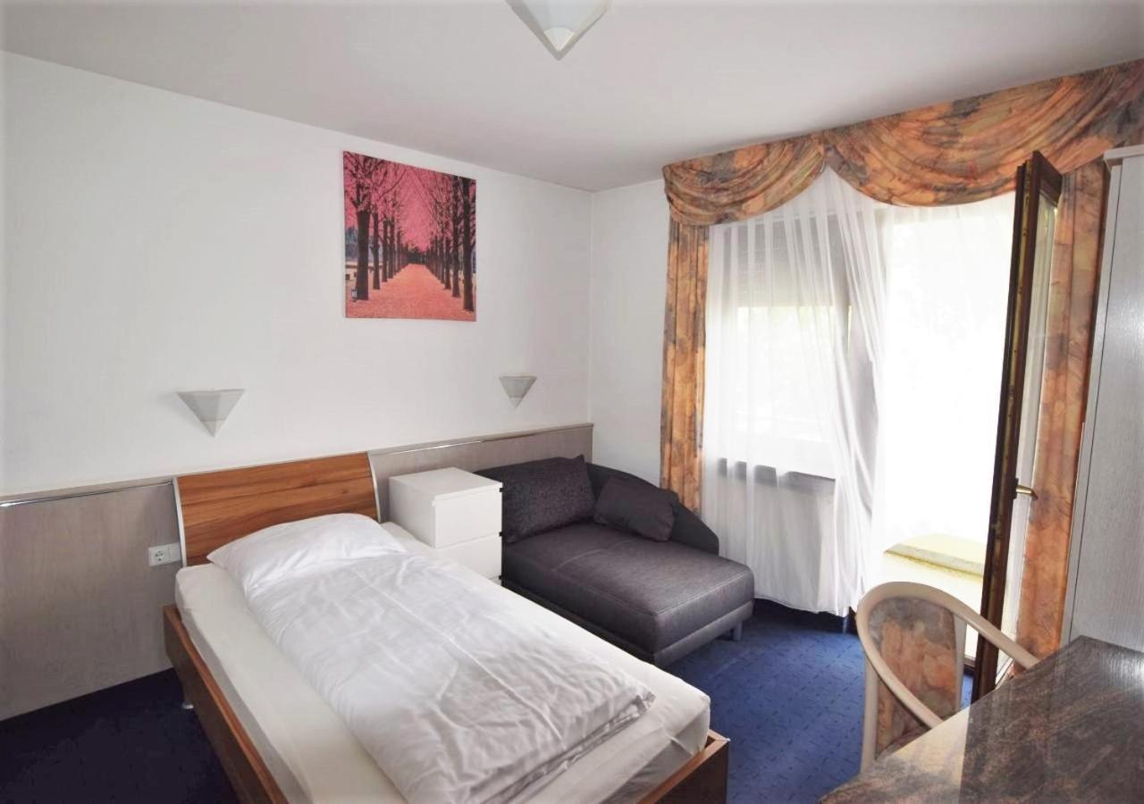 Hotel Alena - Kontaktlos Check-In Filderstadt Dış mekan fotoğraf